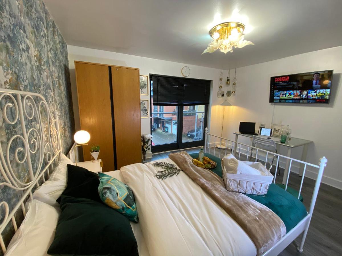 Luxe Place - Netflix & Workspace For 6 Birmingham Dış mekan fotoğraf