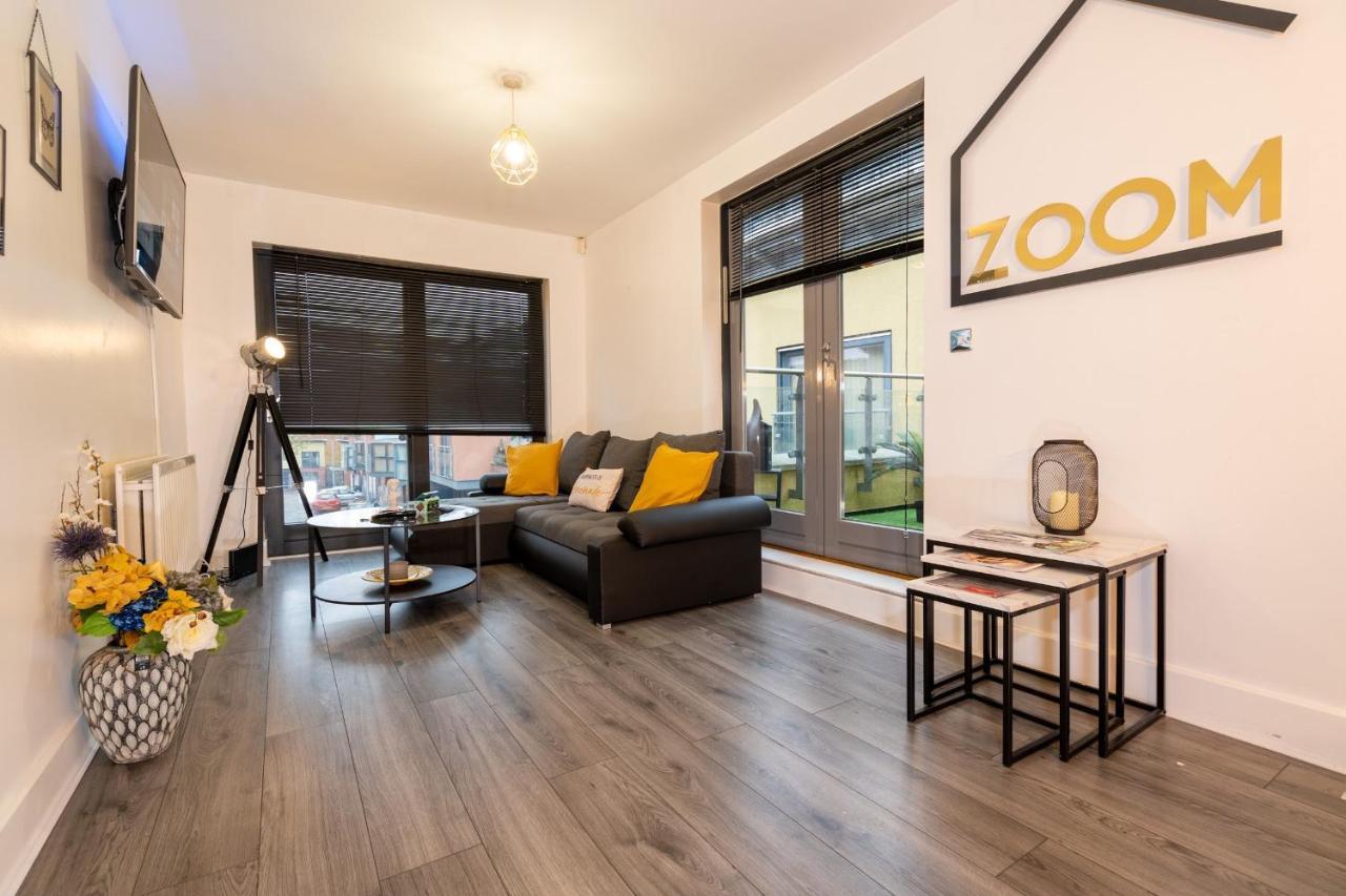 Luxe Place - Netflix & Workspace For 6 Birmingham Dış mekan fotoğraf