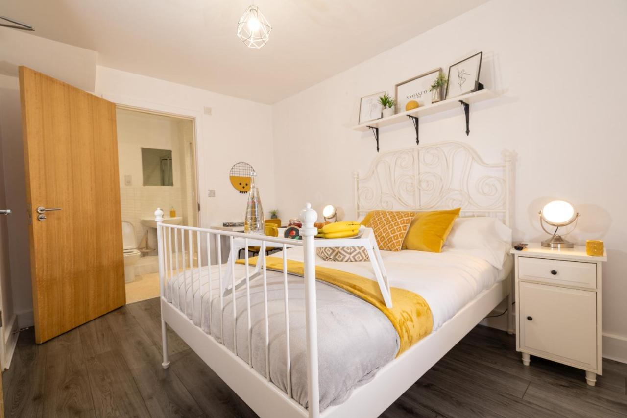 Luxe Place - Netflix & Workspace For 6 Birmingham Dış mekan fotoğraf
