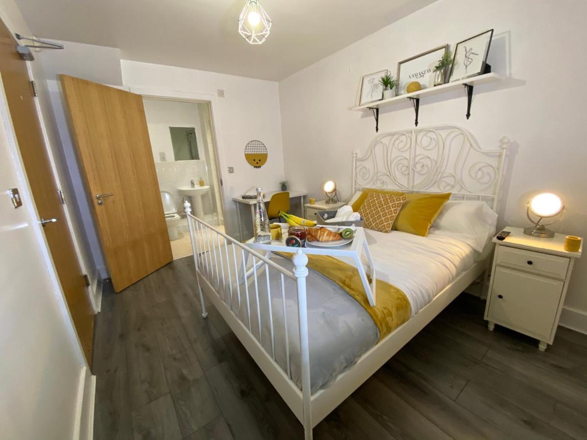 Luxe Place - Netflix & Workspace For 6 Birmingham Dış mekan fotoğraf