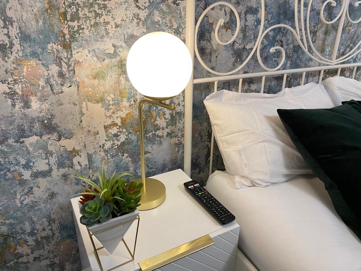 Luxe Place - Netflix & Workspace For 6 Birmingham Dış mekan fotoğraf